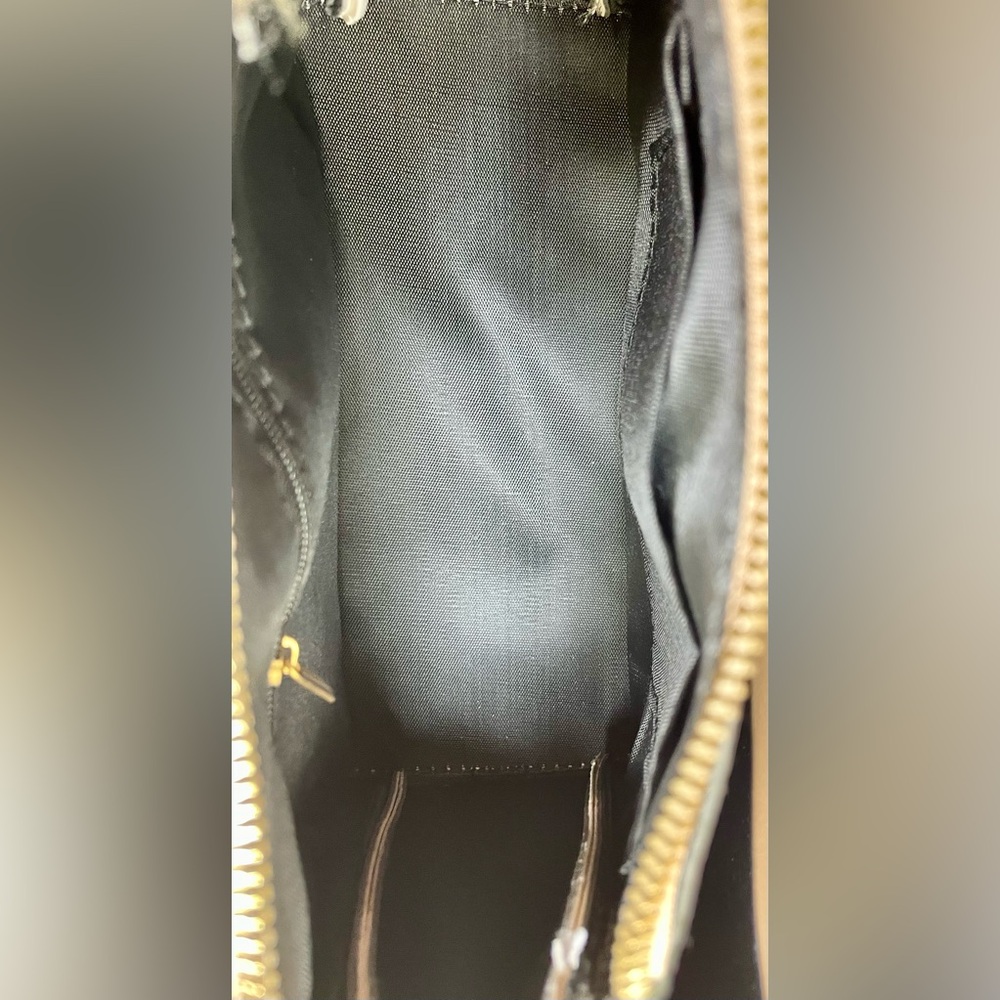 Crossbody Structured Bag Gold Handles Adjustable Strap + Free Bag Charms! NWOT - Picture 12 of 13